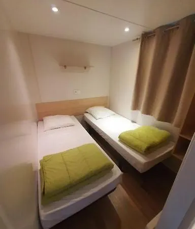 Camping Le Mont Cesar Gouvieux Extérieur photo